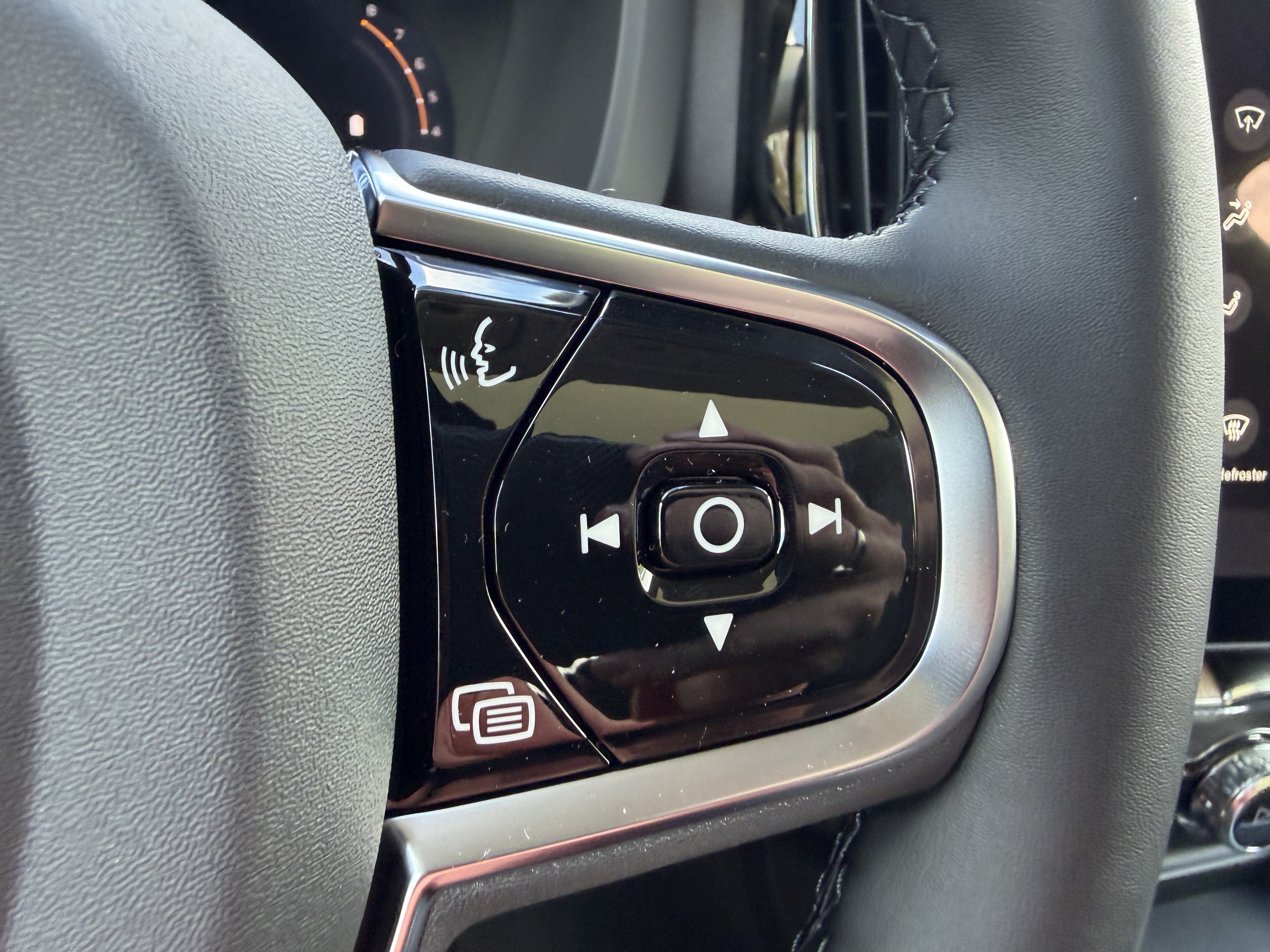 New 2026 Volvo XC60 B5 Core AWD/4WD image 31