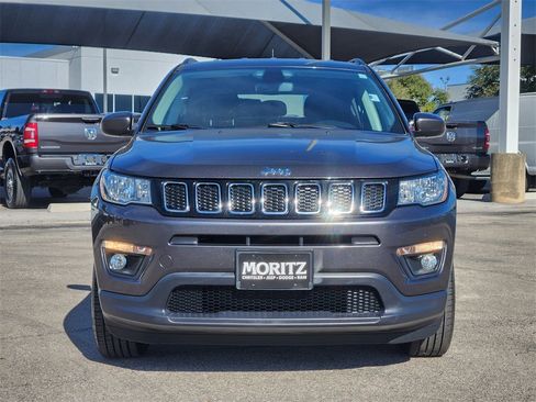 Used 2019 Jeep Compass Latitude image 2