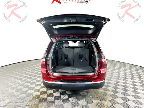 New 2025 Jeep Grand Cherokee L Altitude image 16