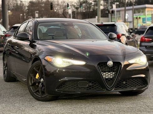 Used 2020 Alfa Romeo Giulia w/ Nero Edizione image 7
