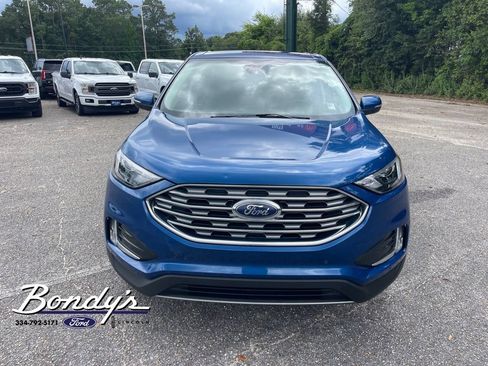 Used 2024 Ford Edge Titanium AWD/4WD image 2