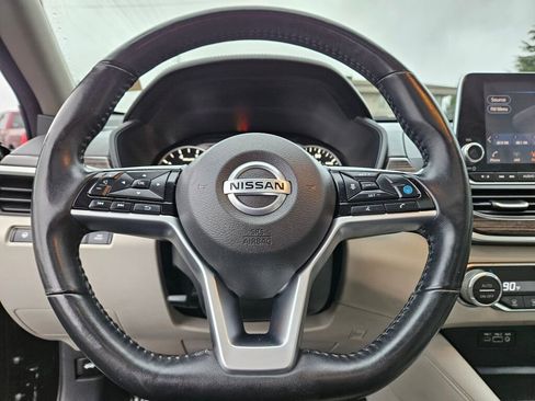 Used 2020 Nissan Altima 2.5 SL image 2