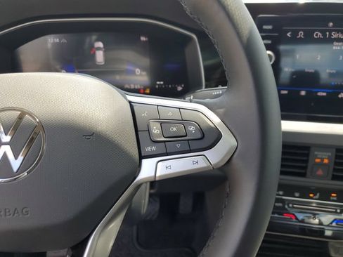 Used 2025 Volkswagen Jetta SE w/ Sunroof Package FWD image 27