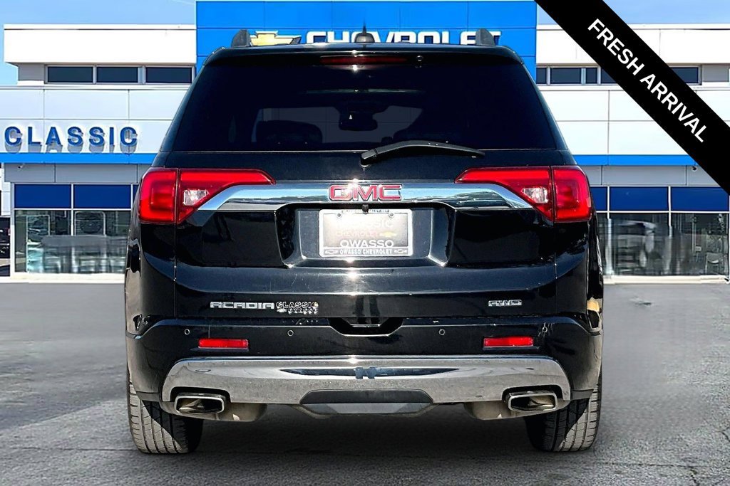 Used 2018 GMC Acadia Denali w/ Technology Package AWD/4WD image 4