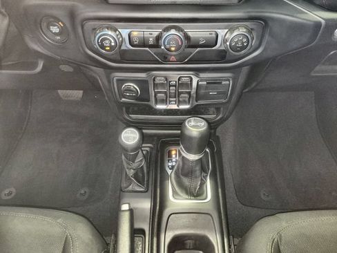 Used 2019 Jeep Wrangler Unlimited Sport S AWD/4WD image 19