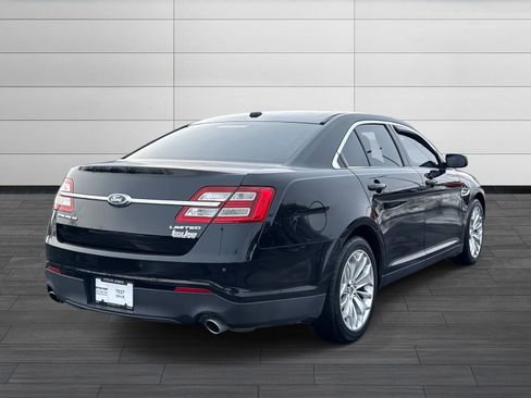 Used 2018 Ford Taurus Limited image 4