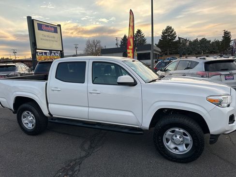 Used 2021 Toyota Tacoma SR image 9