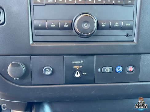 Used 2024 Chevrolet Express 2500 w/ Driver Convenience Package image 18