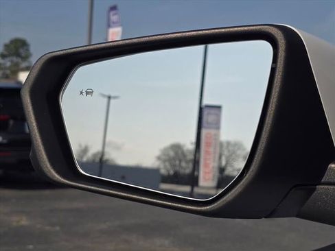 Used 2021 Chevrolet Equinox LT w/ LPO, Cargo Package image 20