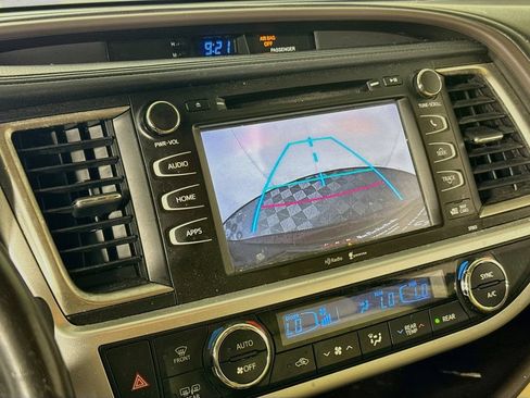 Used 2014 Toyota Highlander XLE AWD/4WD image 14