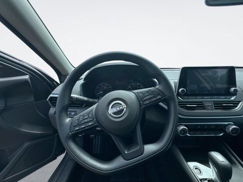 Certified 2025 Nissan Altima 2.5 S FWD image 17