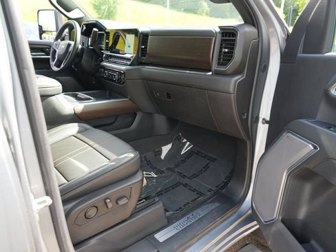 Certified 2025 Chevrolet Silverado 3500 High Country w/ High Country Premium Package AWD/4WD image 29