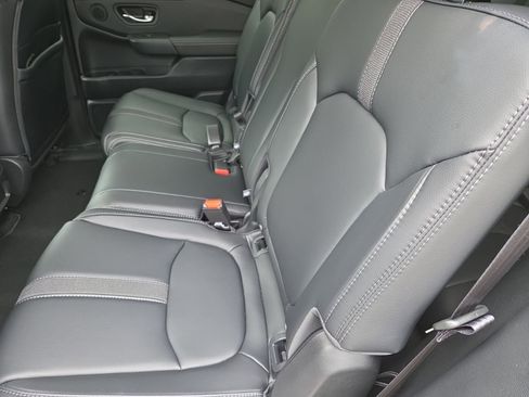 Used 2025 Honda Pilot EX-L image 21