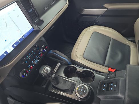 Used 2023 Ford Bronco Wildtrak image 24