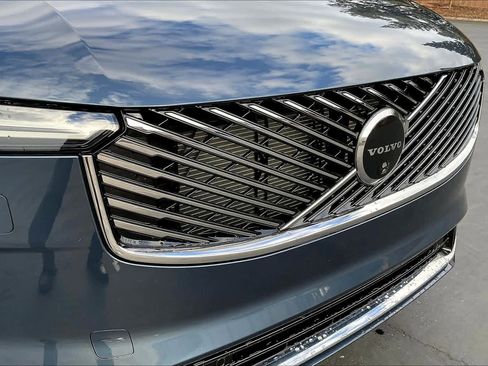 New 2026 Volvo XC90 B6 Plus w/ Protection Package Premier image 34