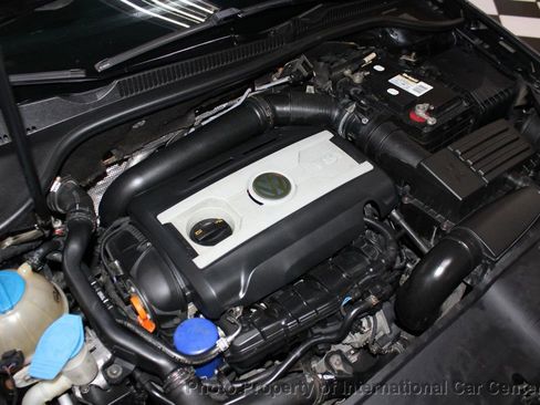 Used 2009 Volkswagen GTI 4-Door image 32