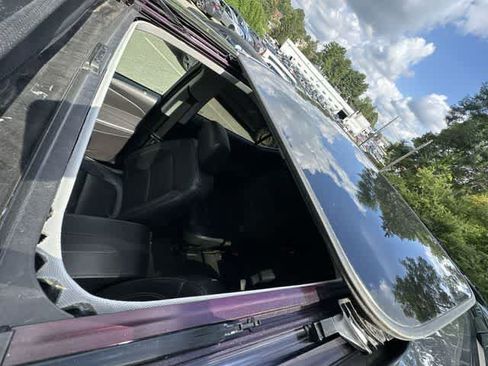 Used 2019 Chevrolet Traverse Premier w/ LPO, Blackout Package AWD/4WD image 6