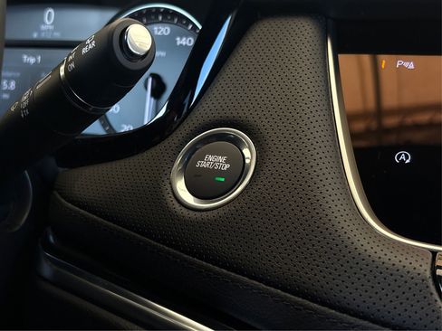 New 2025 Cadillac XT6 Luxury image 27