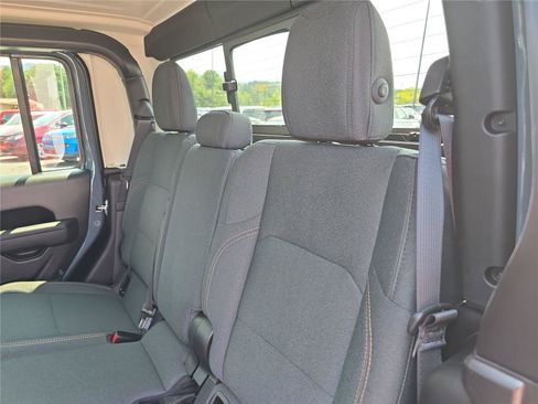 New 2026 Jeep Gladiator Sport AWD/4WD image 14