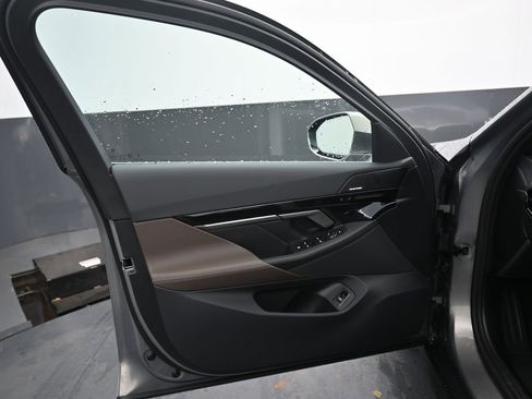 New 2025 BMW 530i w/ Premium Package image 10