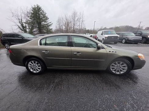 Used 2011 Buick Lucerne CXL w/ Driver Confidence Package image 4