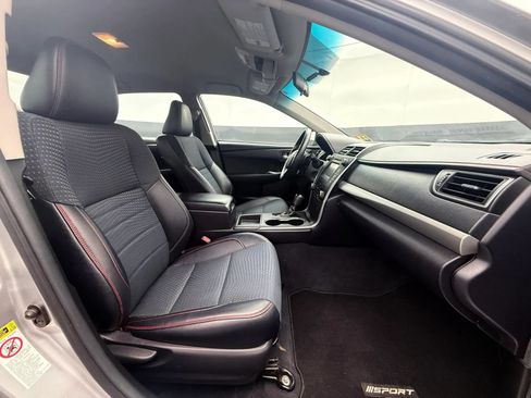 Used 2015 Toyota Camry SE FWD image 10