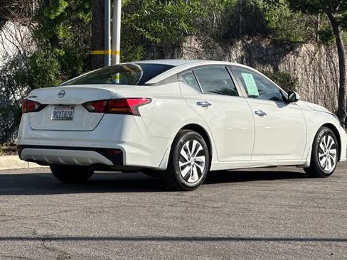 Used 2023 Nissan Altima 2.5 S image 4