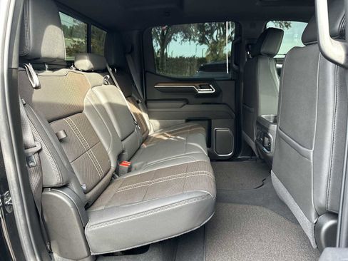 Certified 2025 Chevrolet Silverado 1500 High Country w/ Technology Package image 19