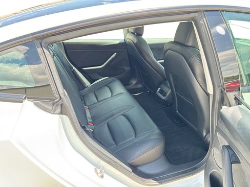 Certified 2022 Tesla Model 3 Long Range AWD/4WD image 11