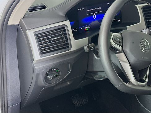 Used 2023 Volkswagen Atlas SE AWD/4WD image 17