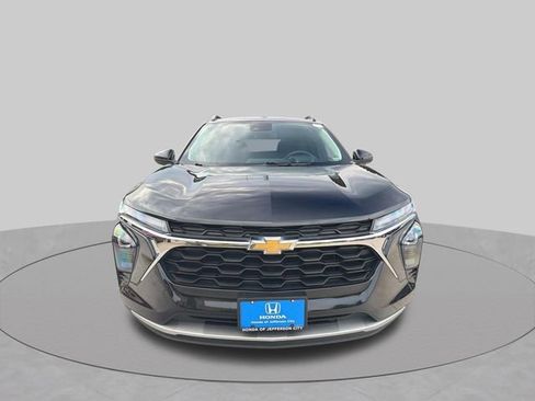 Used 2024 Chevrolet Trax LT FWD image 10