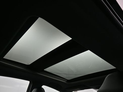 Used 2022 Toyota Camry XSE image 38