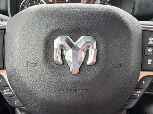 Used 2025 RAM 1500 Big Horn AWD/4WD image 34
