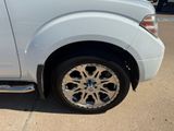 Used 2016 Nissan Frontier SV image 2