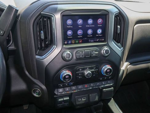 Used 2023 GMC Sierra 2500 Denali w/ Denali Ultimate Package AWD/4WD image 19
