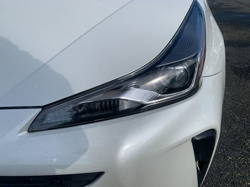 Used 2019 Toyota Prius Limited FWD image 9