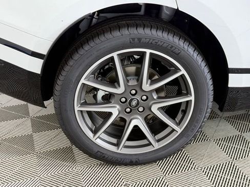 Used 2026 Land Rover Range Rover Velar Dynamic SE image 9