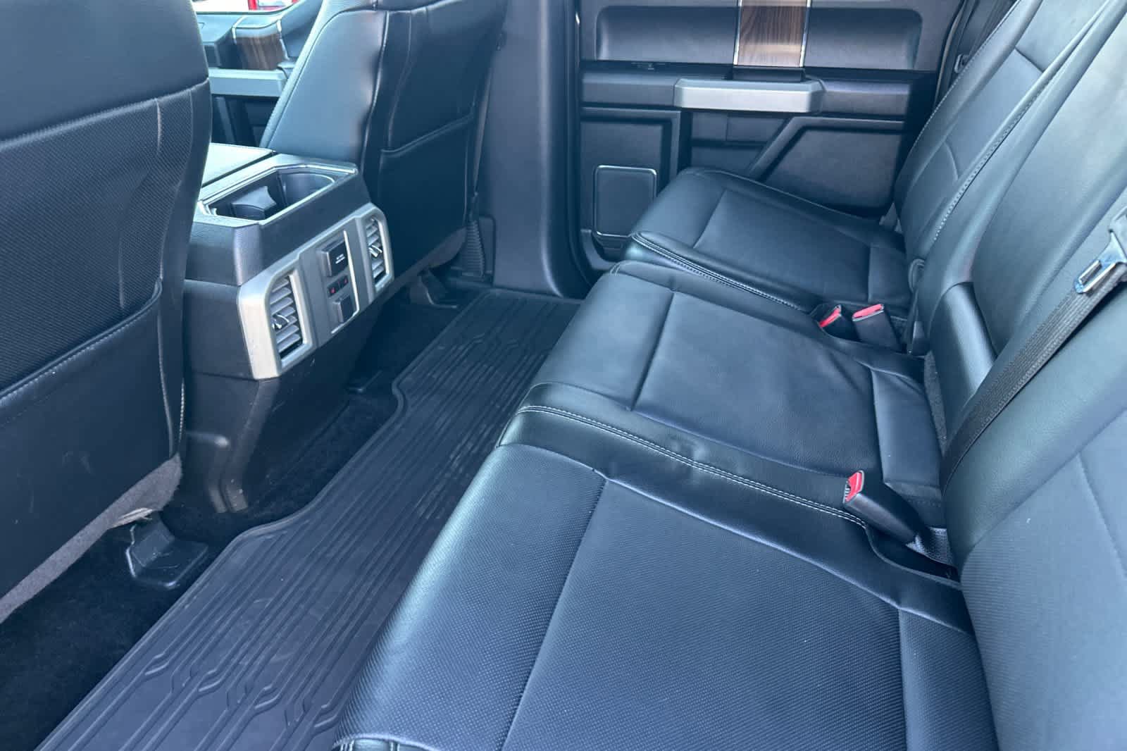 Used 2015 Ford F150 Lariat w/ Equipment Group 502A Luxury AWD/4WD image 13