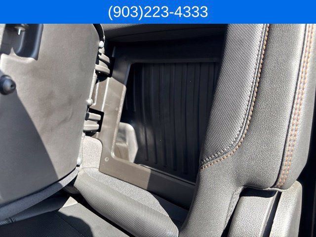 Used 2023 GMC Sierra 1500 AT4 w/ Technology Package AWD/4WD image 39