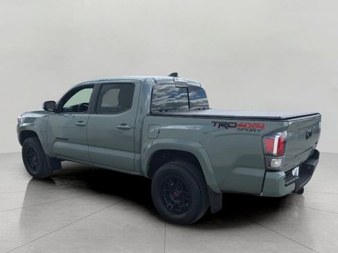 Used 2022 Toyota Tacoma TRD Sport w/ TRD Premium Sport Package AWD/4WD image 24