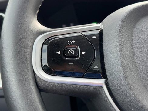 Certified 2025 Volvo XC60 B5 Plus image 18