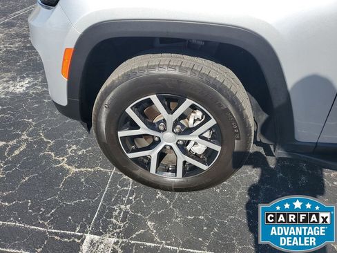 Used 2025 Jeep Grand Cherokee Limited image 19