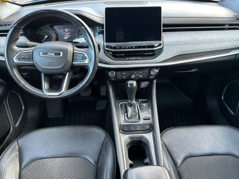 Used 2024 Jeep Compass Latitude image 14