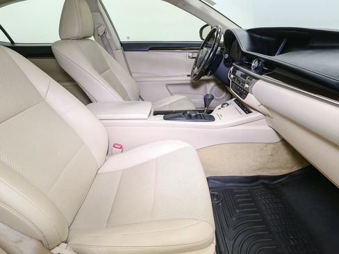 Used 2015 Lexus ES 350 w/ Premium Package FWD image 15