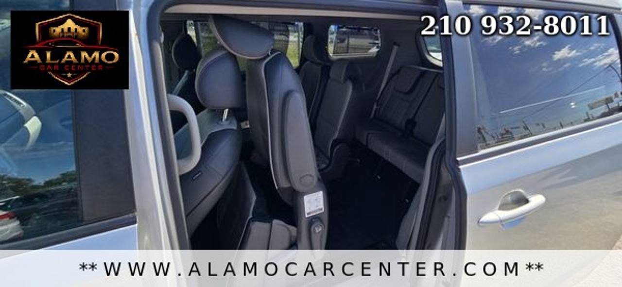 Used 2017 Kia Sedona LX w/ LX Essentials Premium Package FWD image 31