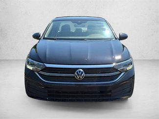 Used 2024 Volkswagen Jetta SE w/ Panoramic Sunroof Package FWD video 2
