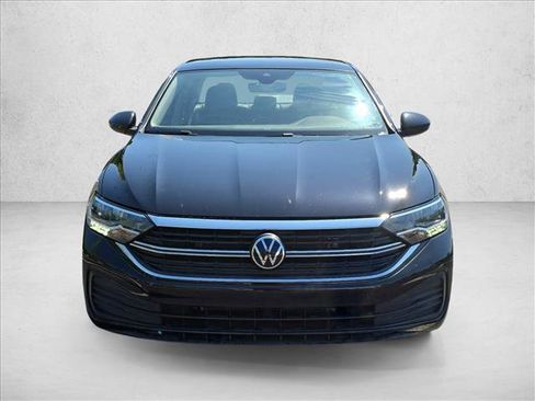 Used 2024 Volkswagen Jetta SE w/ Panoramic Sunroof Package FWD image 2