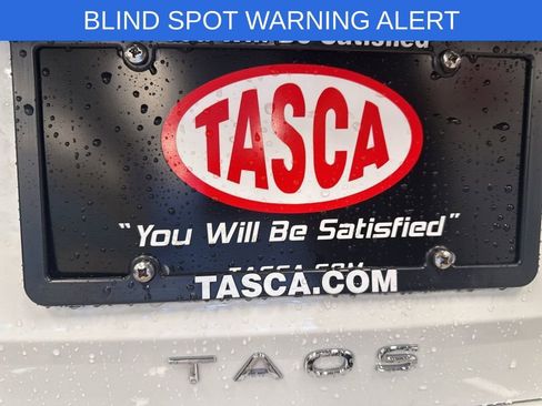 Used 2025 Volkswagen Taos SE image 13