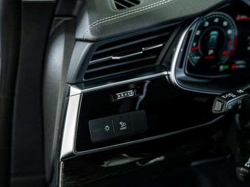 Used 2024 Audi Q8 Premium Plus w/ Premium Plus Package image 35