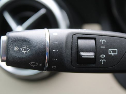 Used 2018 Mercedes-Benz GLA 250 image 29